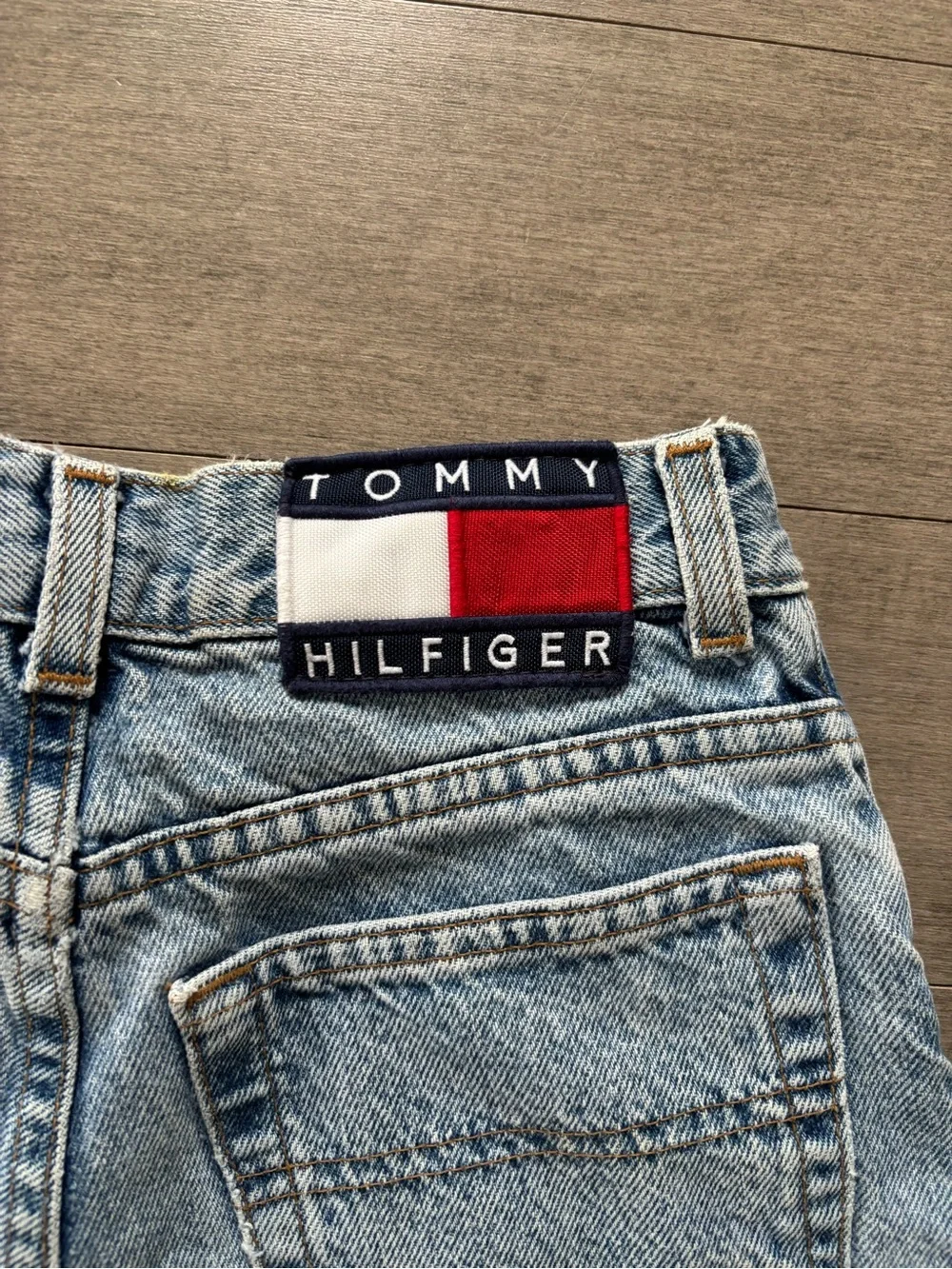 Vintage Tommy Hilfiger High-Rise Light Blue Denim Jeans - Picture 7 of 15